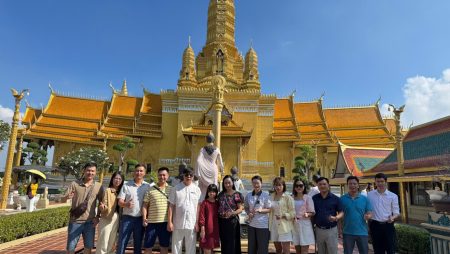 TẬP THỂ LÃNH ĐẠO CÔNG TY CỔ PHẦN TẬP ĐOÀN VIỆT HƯNG – HÀNH TRÌNH GẮN KẾT VÀ TRẢI NGHIỆM TẠI “XỨ SỞ CHÙA VÀNG” THÁI LAN